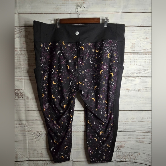 Torrid Cosmo Capri Plus Size 4 Women Capri Leggings With Pockets Black - Picture 4 of 6